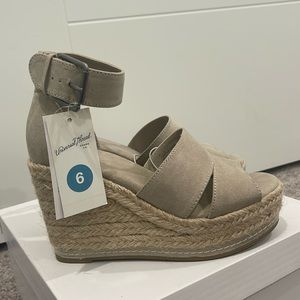 Brand New Target Universal Thread Wedge Size 6